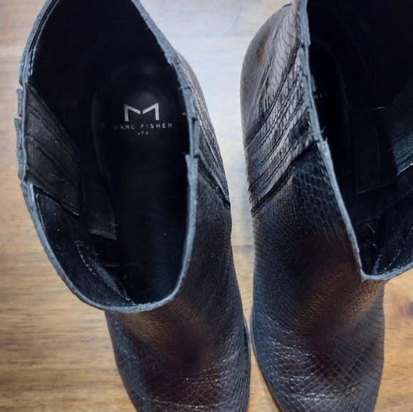 Marc Fisher LTD black pebble Chelsea boots - Picture 5 of 6